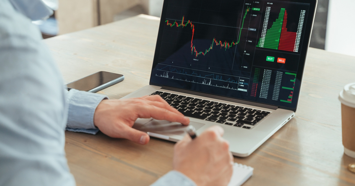 How to Avoid the Martingale Trap in High-Frequency Binary Trading